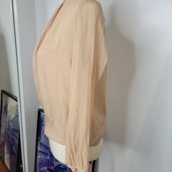 𝅺AMANDA Uprichard Women's Surplice Wrap Semi Sheer Tan Beige Casual Basic sz Sp - Picture 4 of 8